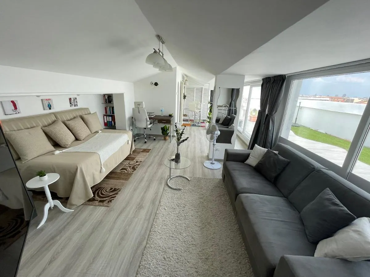 Appartamento Con Ampia Terrazza E Vista Su Milano Itália